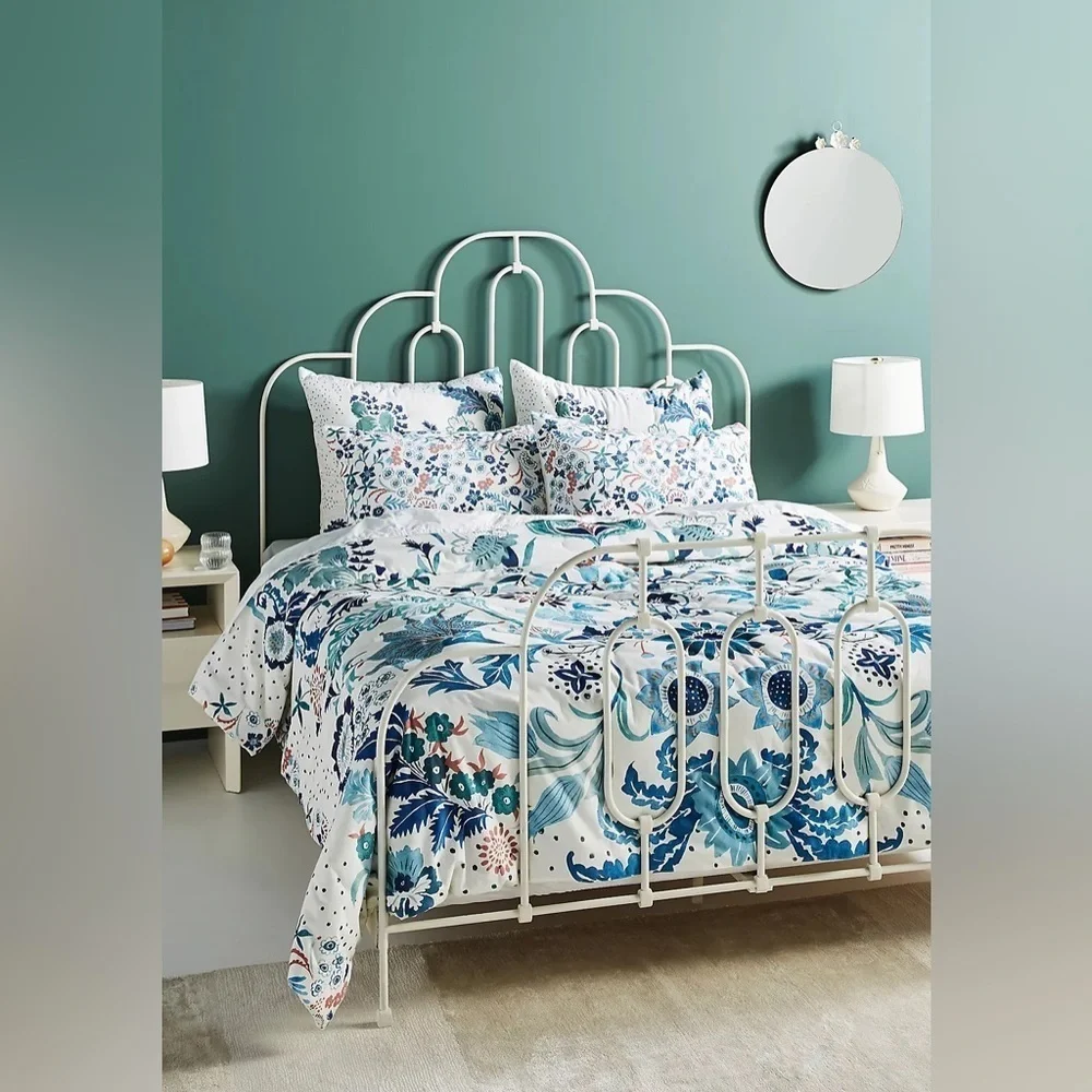 Anthropologie Velvet Hollyhock Quilt Queen with shams  NWT